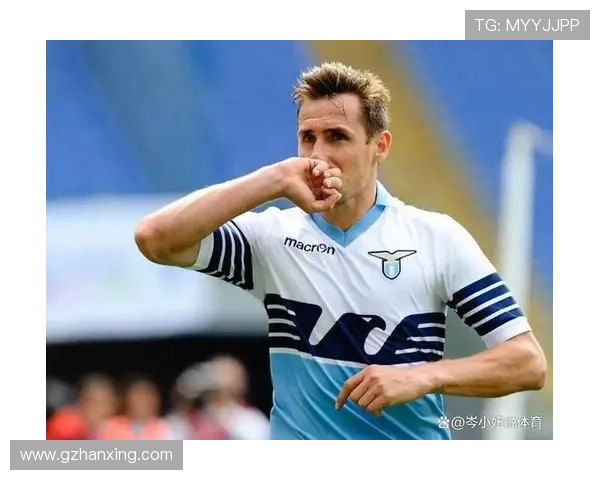 德国足球明星的人品与职业生涯的深度剖析与影响探讨